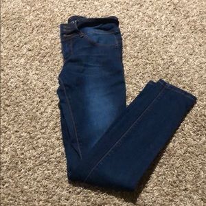 “Booty Enhancing” high waist skinny jeans